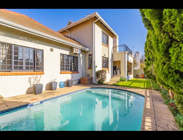 4 BEDROOM HOUSE FOR SALE IN LONEHILL